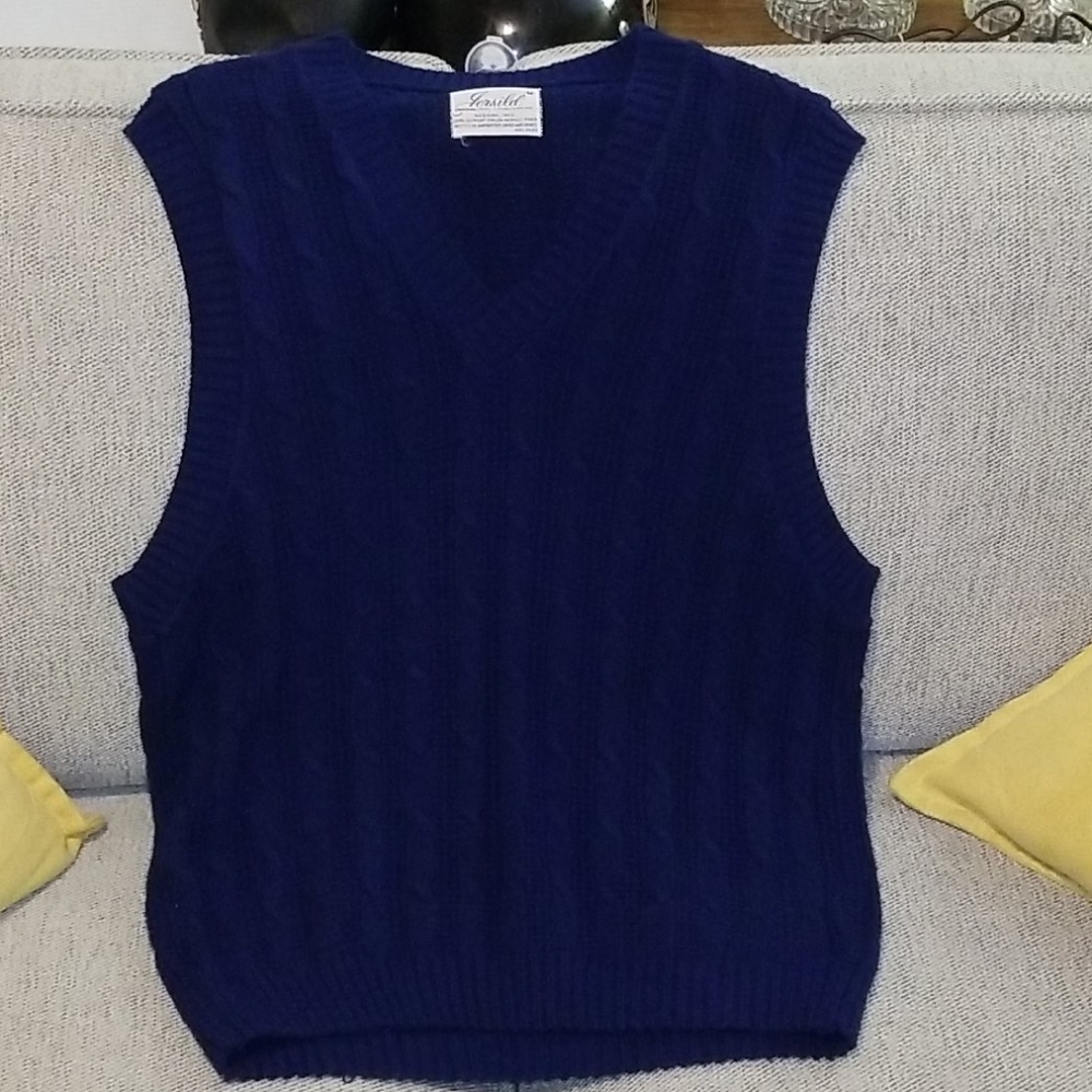 Men's navy blue sweater vest